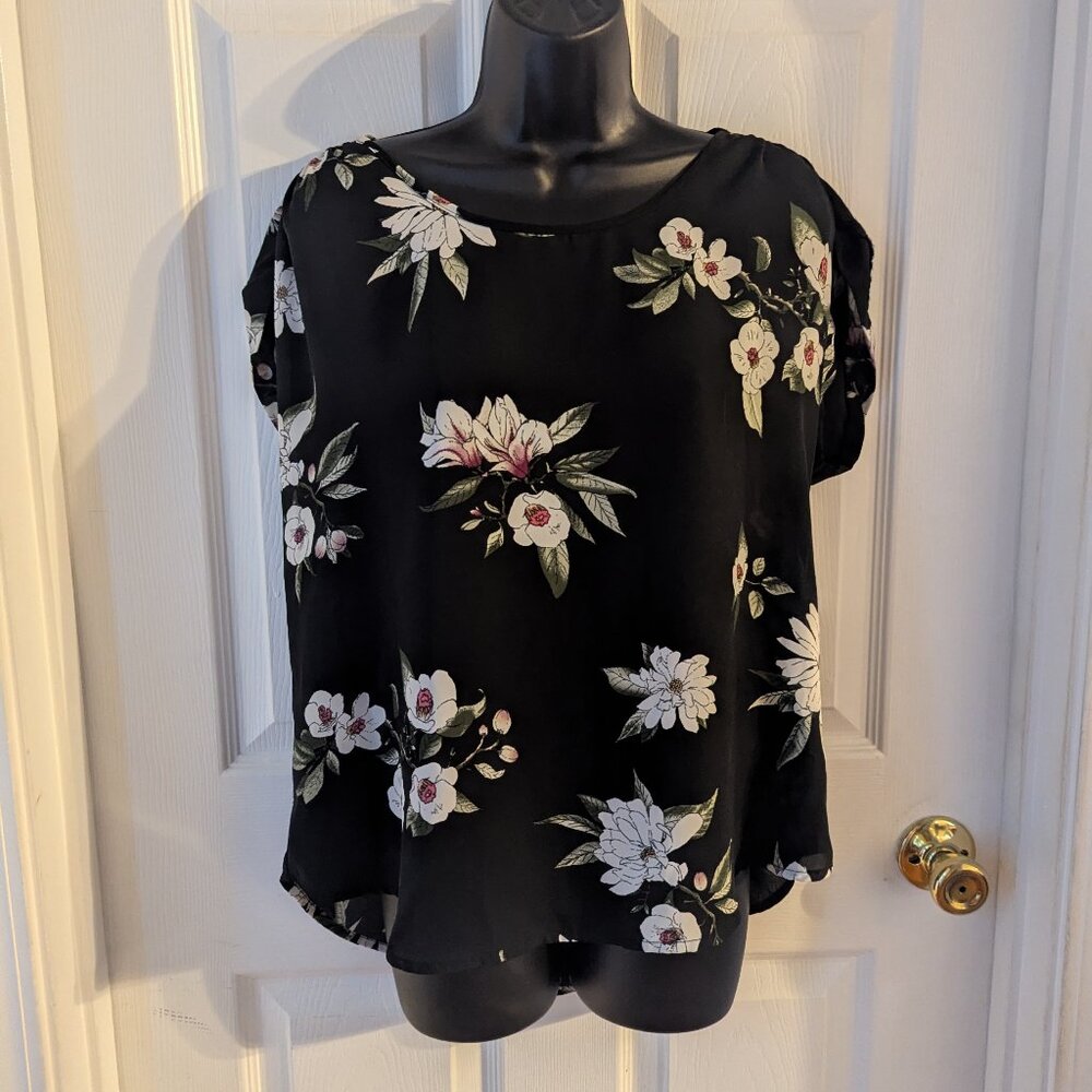 Pink rose black white pink and green floral blouse - L